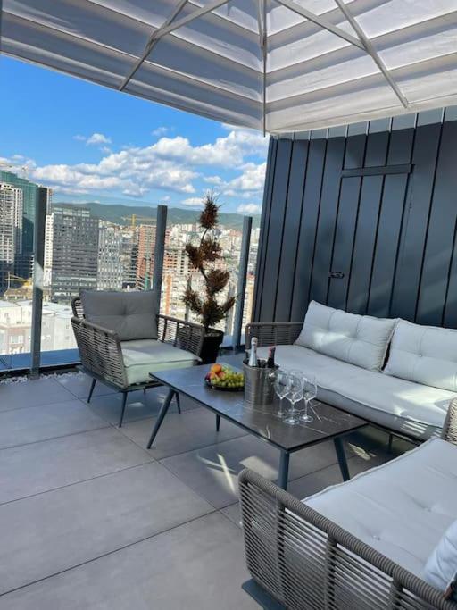 Апартаменты Luxury Penthouse Prishtina Приштина Экстерьер фото